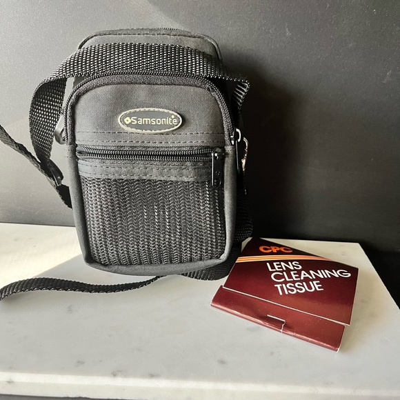 Nikon One Touch 35mm Camera and Case - Picture 7 of 7